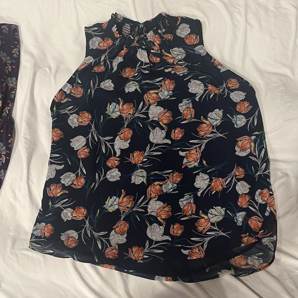 5 danielrainn tops!  XL - great for a closet refresh! - Picture 5 of 7